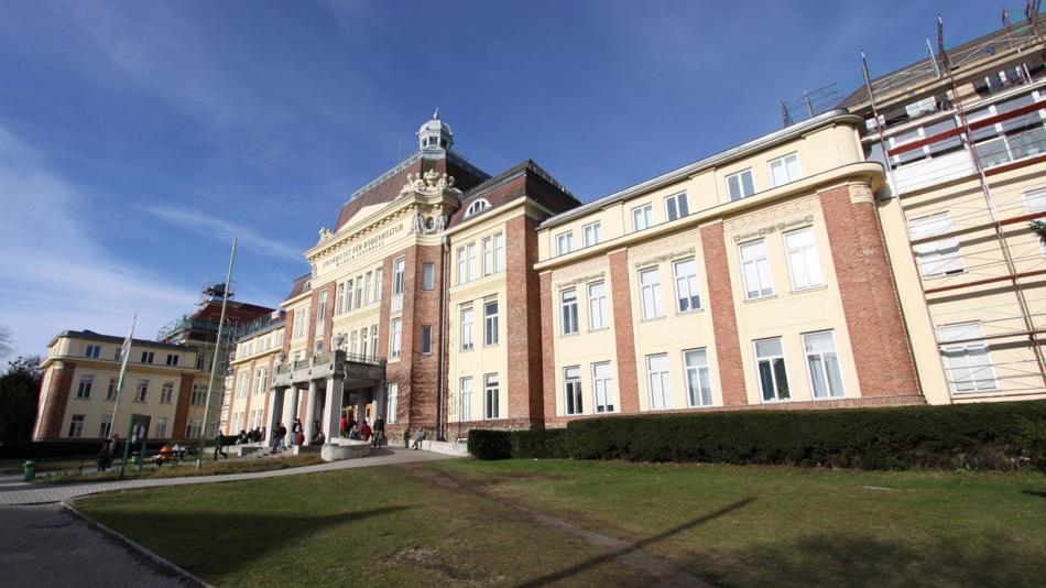 Das Franz Schwackhöfer-Haus ist durch das Wilhelm-Exner-Haus erreichbar