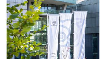 Fahnen Campus FH Salzburg