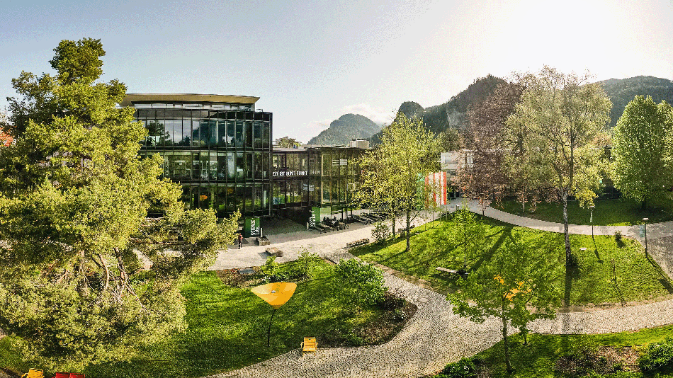 Aussenansicht der FH Kufstein Tirol