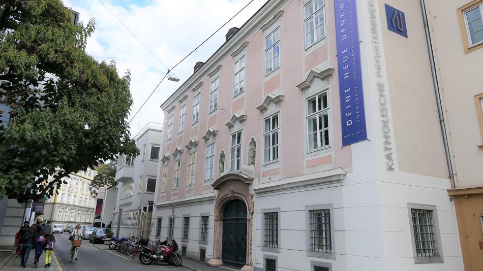 Die Katholische Privat-Universität Linz, Haupteingang Bethlehemstraße