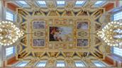 Deckengemälde des Großen Festsaales der Universität Wien - mit den Reproduktionen der vier Fakultätsbilder; drei davon malte ursprünglich Gustav Klimt