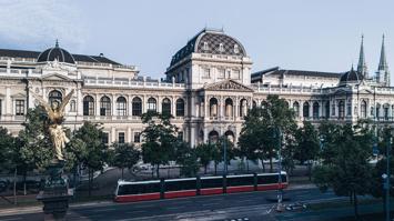 Hauptgebäude Frontansicht