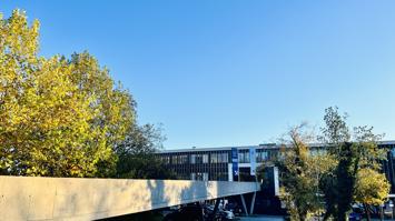 Frontansicht Raiffeisen Techno-Z