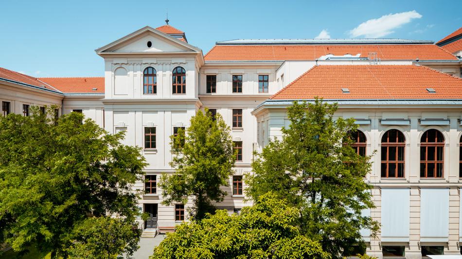Hauptgebäude der Pädagogischen Hochschule Steiermark