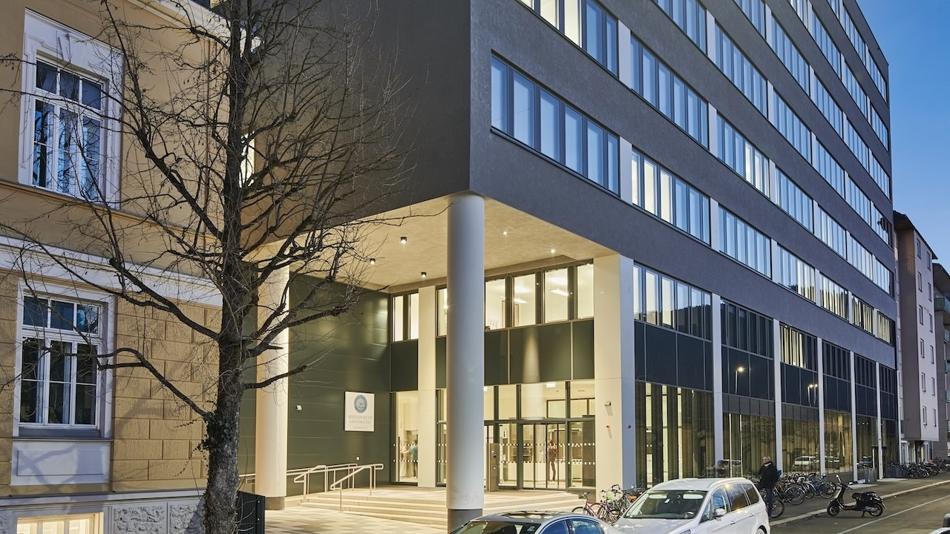 Haupteingang Medizinische Universität Innsbruck