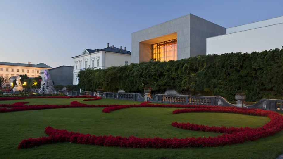 Universität Mozarteum - Blick vom Mirabellplatz aus