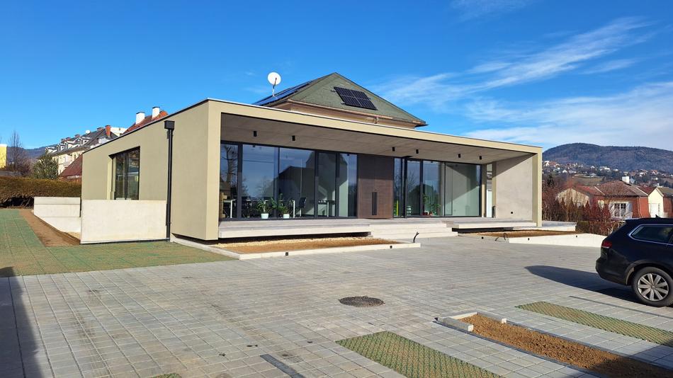 Eingangsbereich des Studienzentrums Weiz