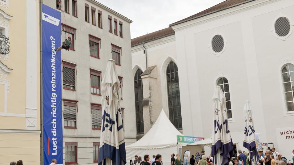Abseilaction mit Teufelberger am Welser Stadtfest