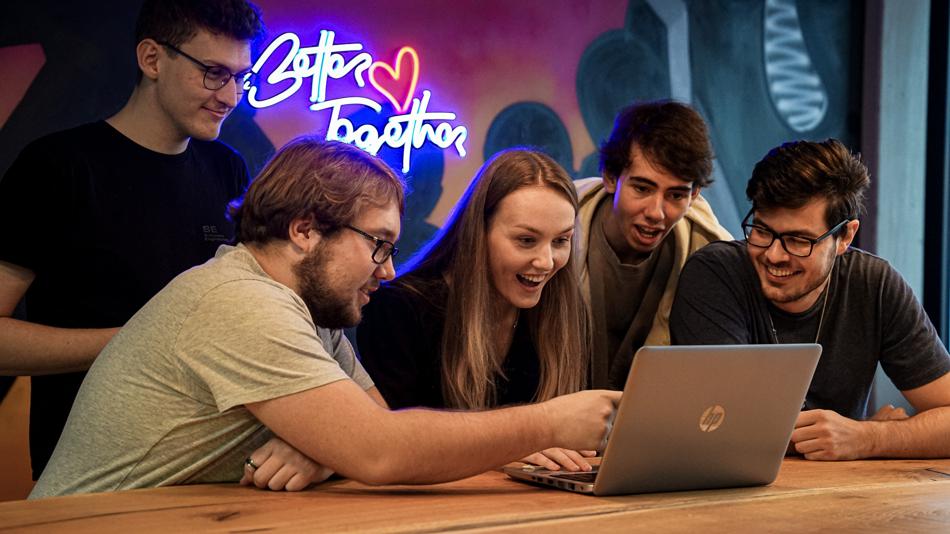 Die jungen Softwareentwickler und Consultants der COUNT IT Group