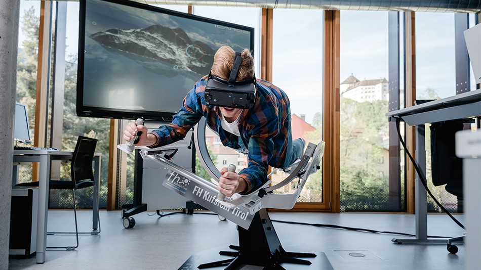 Person mit VR-Brille auf Ikaros