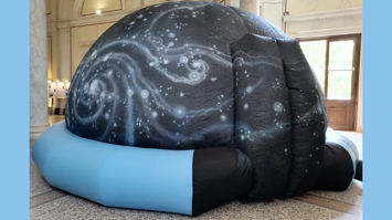 Mobiles Planetarium