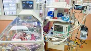 Frühgeborene Zwillinge auf der Neonatologie