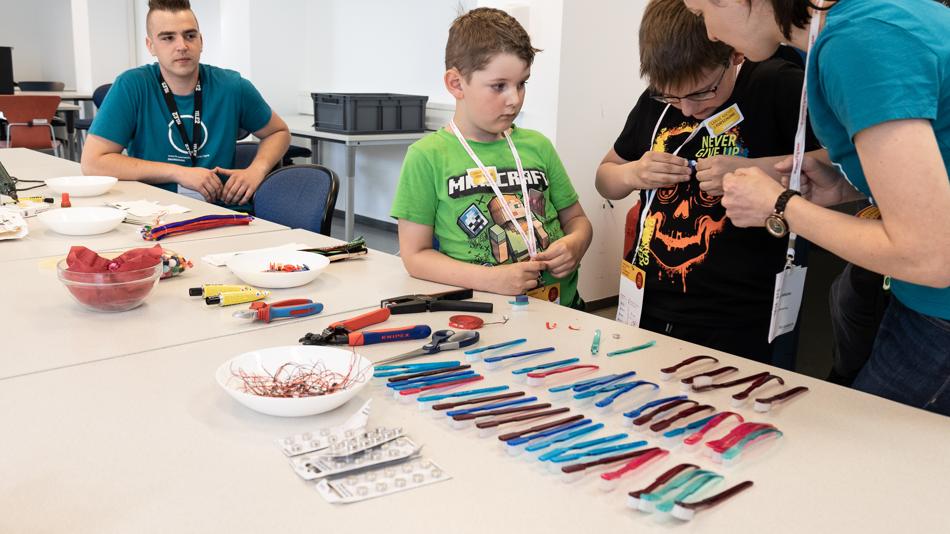 Baue deinen Roboter aus einer Zahnbürste