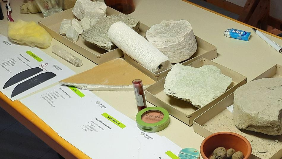 Mineralische Rohstoffe und Alltagsgegenstände