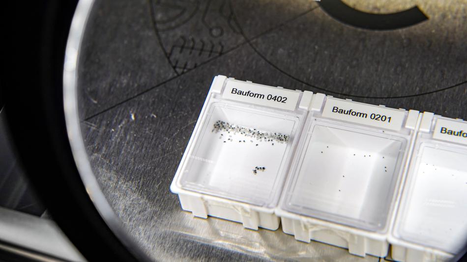 Bauteile klein wie ein Staubkorn