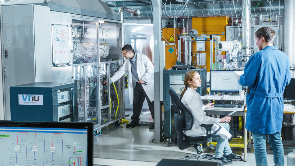 2.	Darstellung einer Versuchsanlage am Lehrstuhl für Verfahrenstechnik zur Herstellung von Flugtreibstoffen