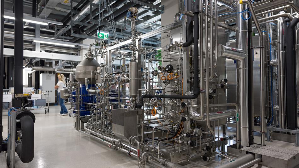 Leitungssystem hinter Separator in der großen Fermentation