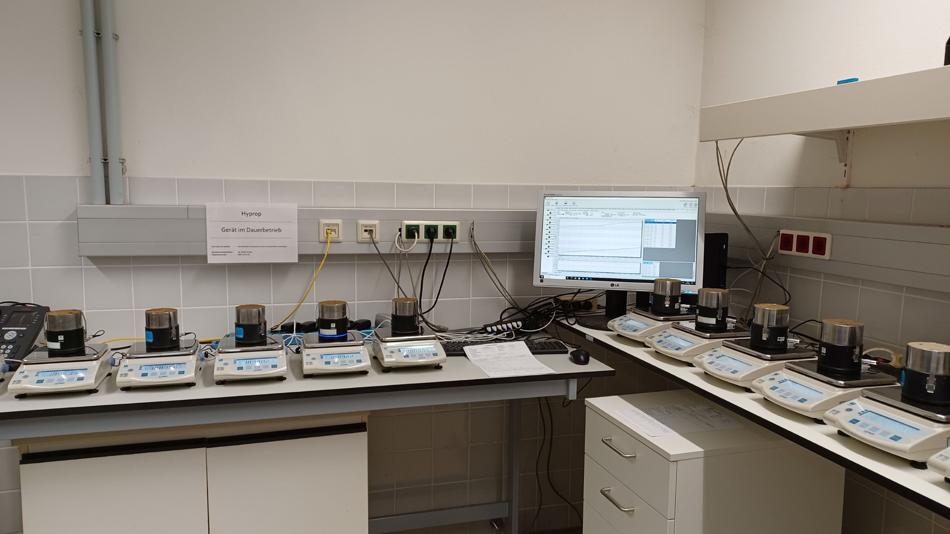 Anlage zu Bestimmung der Wasserspeicherfähigkeit im Labor