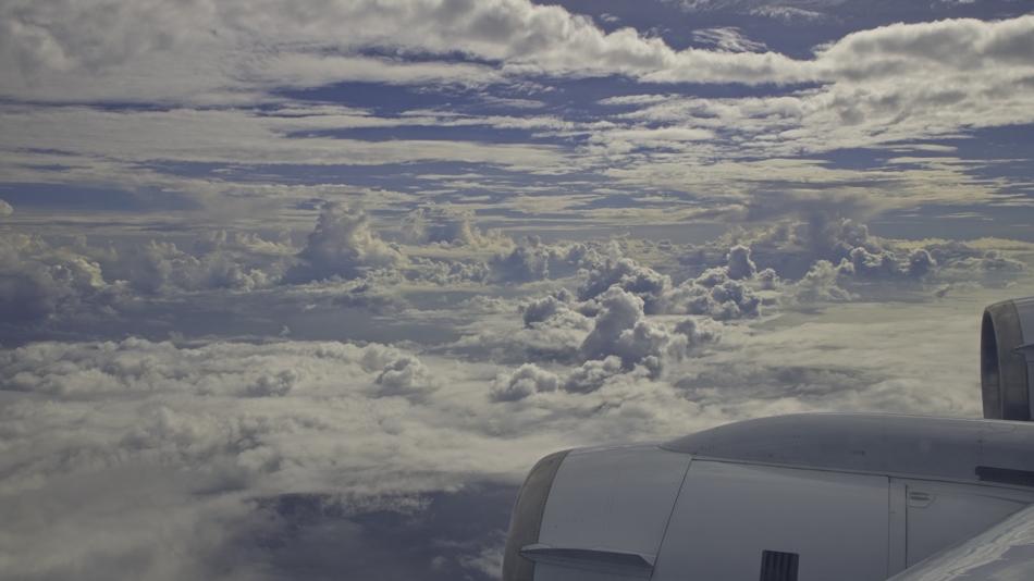Ausblick auf Wolken aus einem Forschungsflugzeug