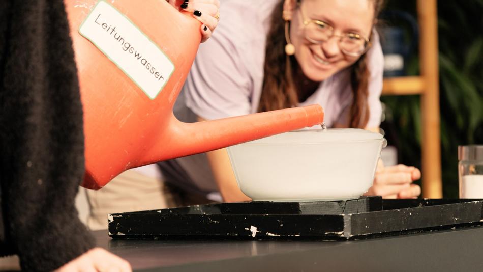 Gießkasse mit Leitungswasser