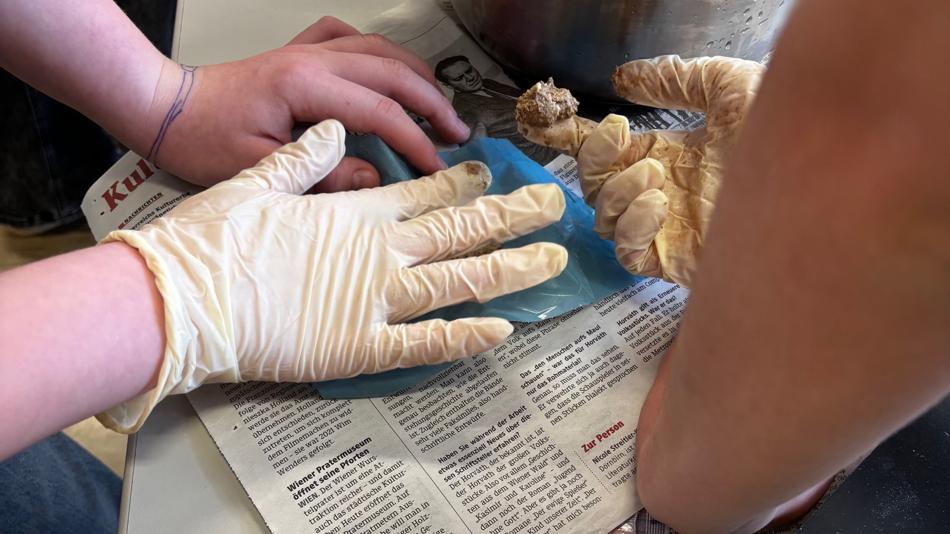 Spanplatte wird hergestellt