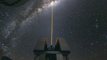 Zentrum der Milchstraße beobachtet unter Verwendung eines künstlichen Leitsterns am Very Large Telescope des European Southern Observatory ESO in Chile
