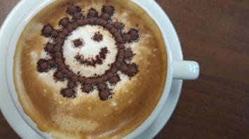 Kaffeetasse mit Kakaosonne