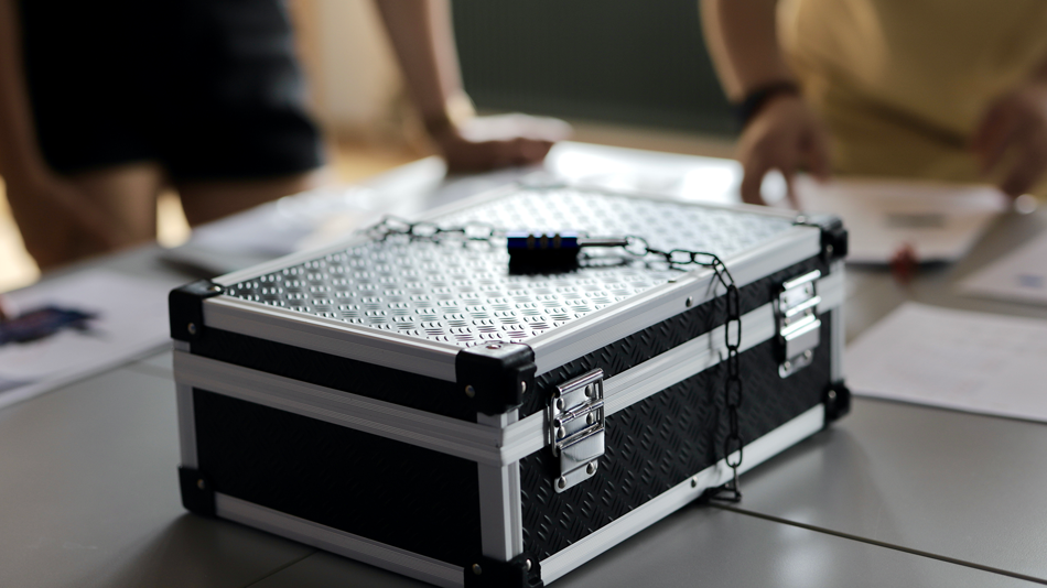 verschlossener Koffer