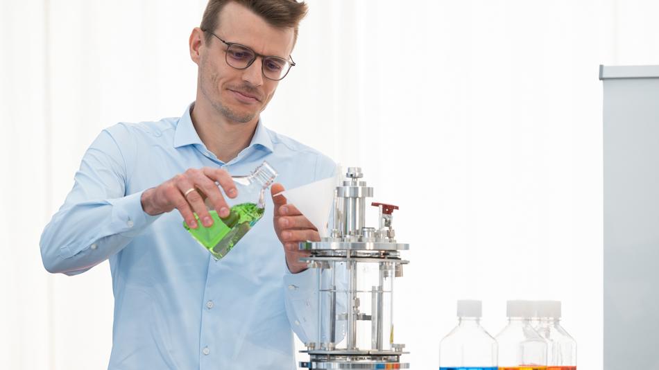 Lerne spielend bei unserem "Farbauftrennungsexperiment"