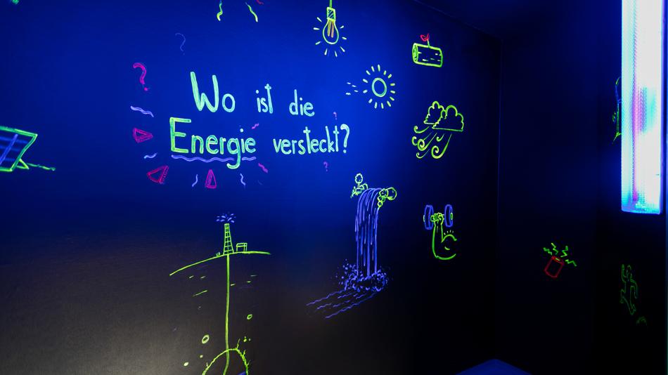 Schwarzlichtraum: Wo ist die Energie versteckt?