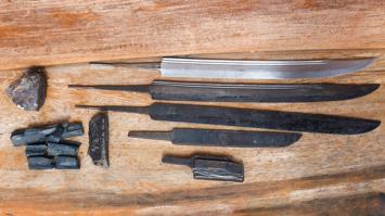 Verschiedene antike Schneidewerkzeuge