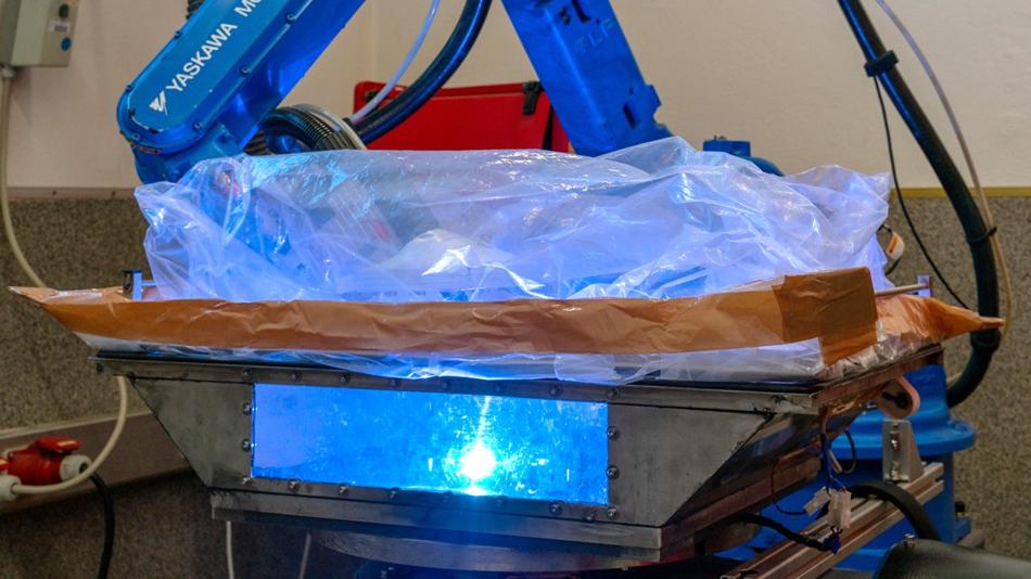 Anlage für drahtbasiertes „Wire Arc Additive Manufacturing“ (WAAM).