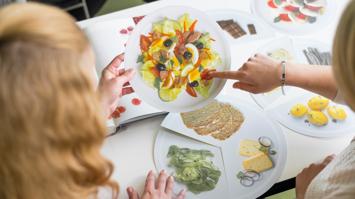 Wie kann ich meinen Teller zusammenstellen, um gesund und nachhaltig zu Essen