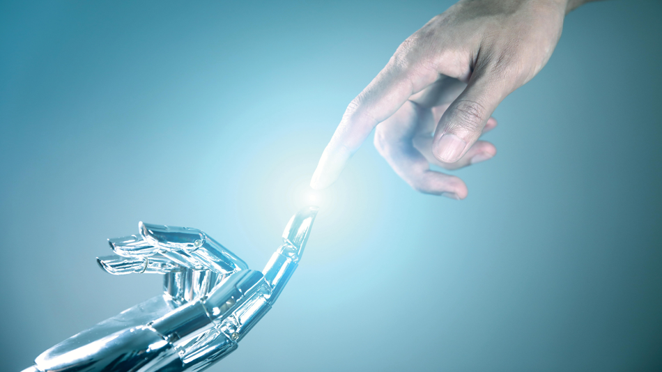 Eine menschliche Hand und eine Roboterhand berühren sich.