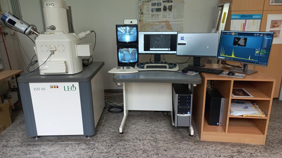 Rasterelektronenmikroskop (REM)