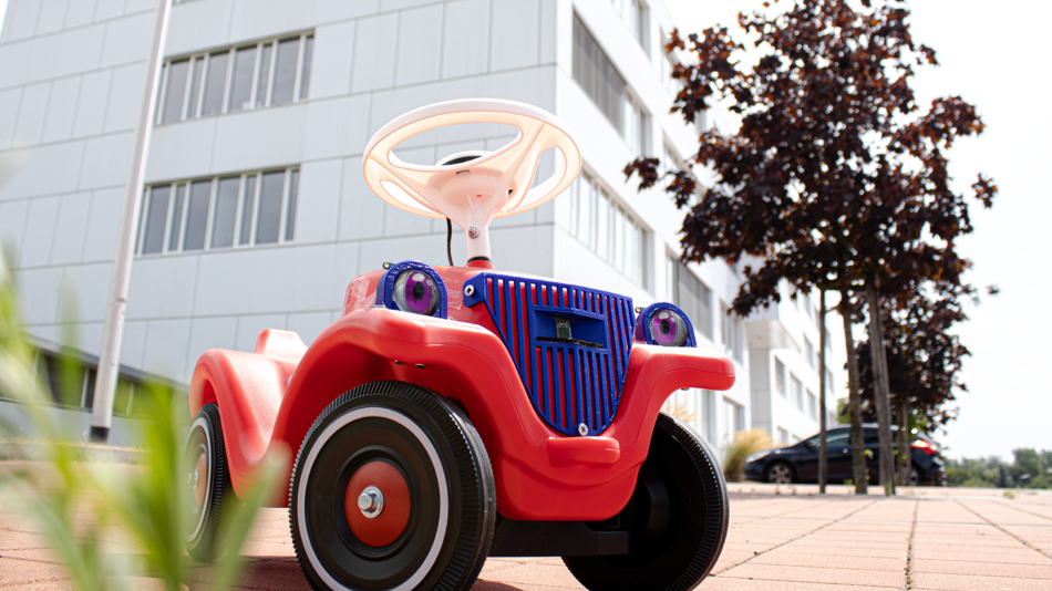 Infineon Bobby Cars mit Radar – erleben, testen und fahren direkt vor Ort.