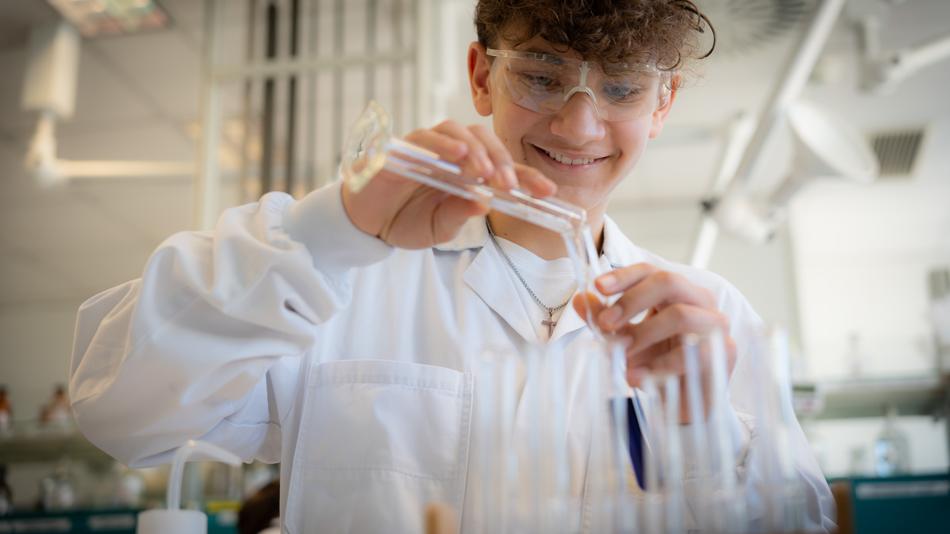 Arbeiten im Chemielabor