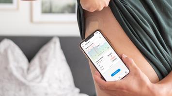 emperatur-Patch von SteadySense mit der Mikroelektronik von Infinoen. Der Anwender kann die Messdaten direkt auf Smartphone übertragen und auswerten lassen.
