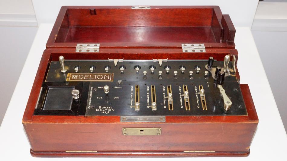 Führung durchs Museum - Rechenmaschine