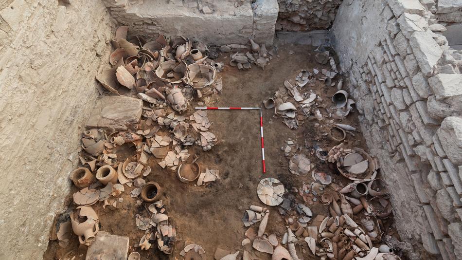 Ausgrabung eines Geschäftsviertels am Domitiansplatz in Ephesos, Türkei