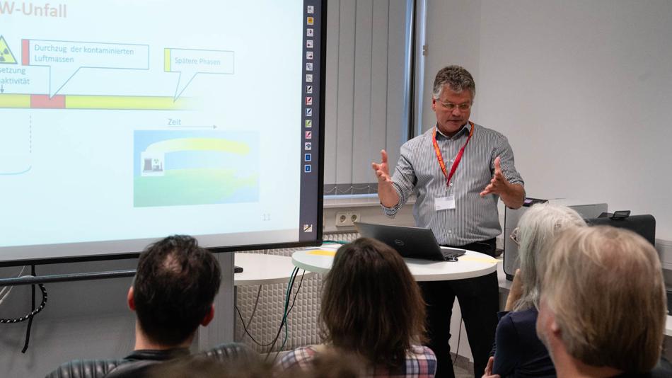 Vortrag zum radiologischen Notfallmanagement in Österreich