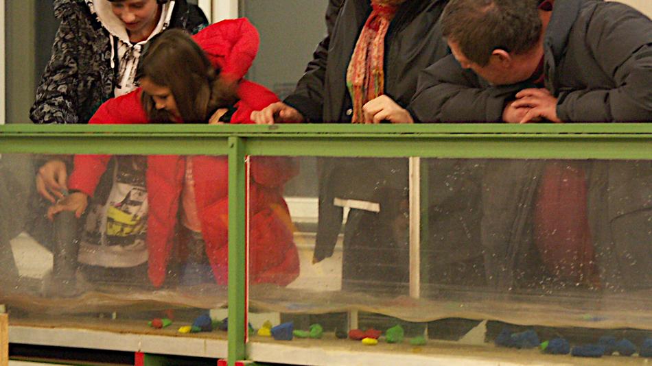 rollende Steine im Fluss