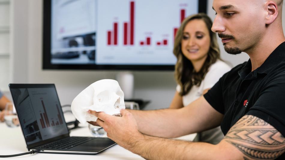 KI kann anatomische Besonderheiten erkennen und so den Ablauf komplexer, personalisierter, chirurgischer Eingriffe erstellen