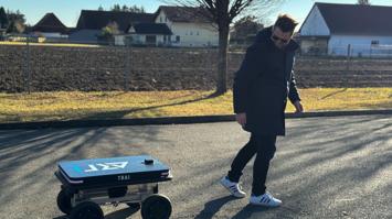 Erster Testversuch der Follow-Me Funktion mit dem Chassis und der virtuellen Deichsel