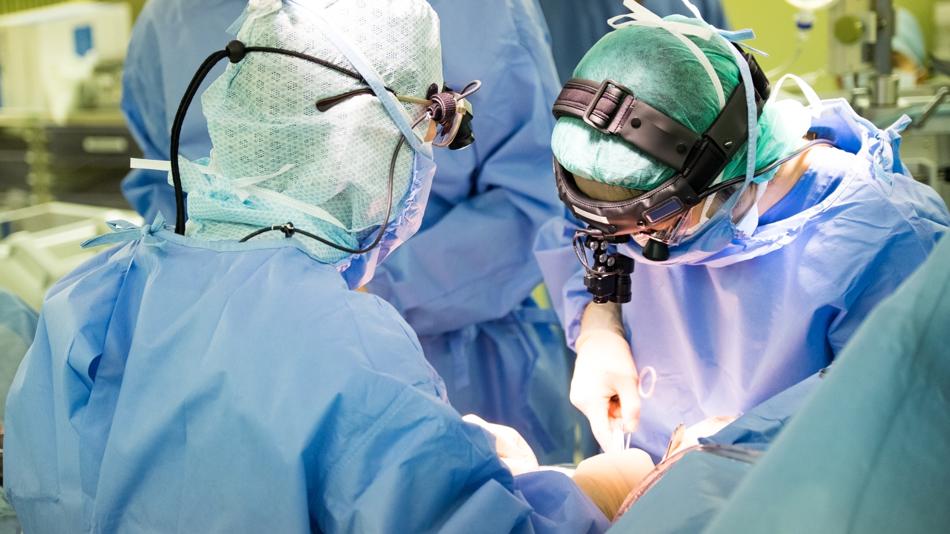 Neurochirurgische Operation - Clipping eines Aneurysmas