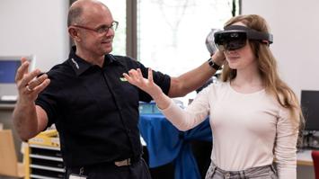 Erfahren Sie bei der Station mehr über die Möglichkeiten für die Zukunft durch IT