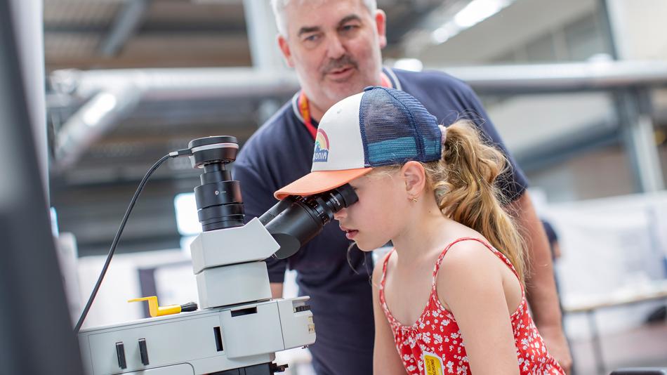 Lange Nacht der Forschung in der Lenzing AG