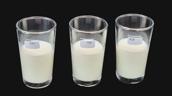 Drei Milchgläser