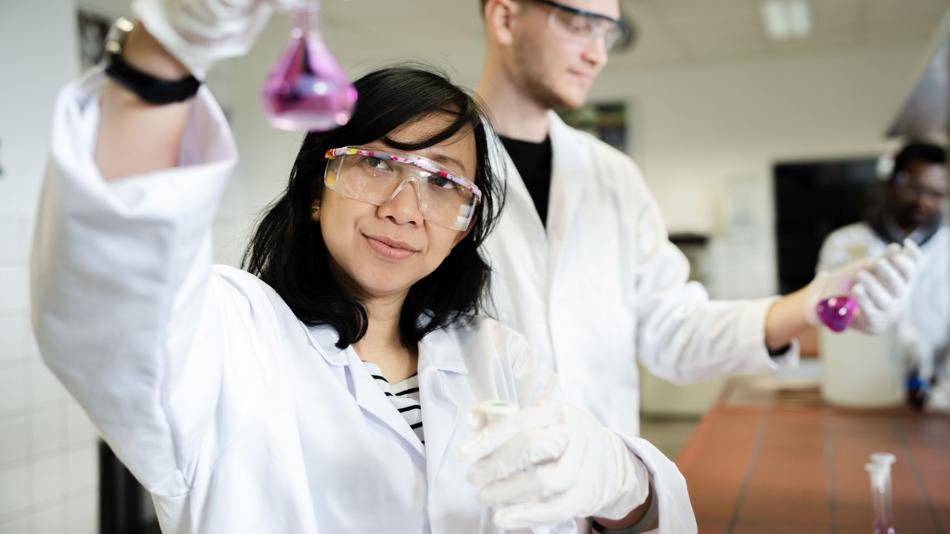 Nimm Wasser unter die Lupe im Umweltlabor der FH JOANNEUM