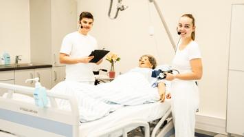 Erfahre im neuen Gesundheitscampus der FH JOANNEUM Kapfenberg, wie man Leben rettet